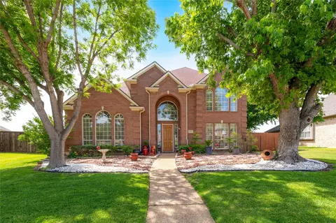 1301 Breamar Dr, Carrollton, TX 75007