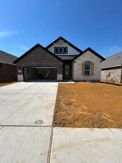 3522 Helena St, Gainesville, TX 76240