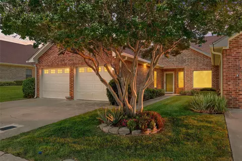 9021 Darby Ln, Waco, TX 76712