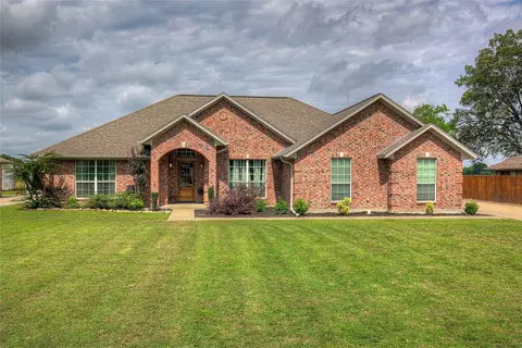 2027 Park Springs Rd, Sulphur Springs, TX 75482