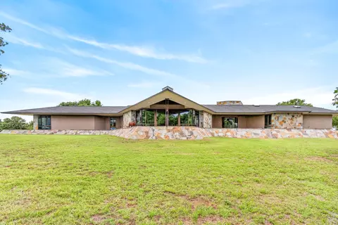 1080 N Greenbrier Rd, Nocona, TX 76255
