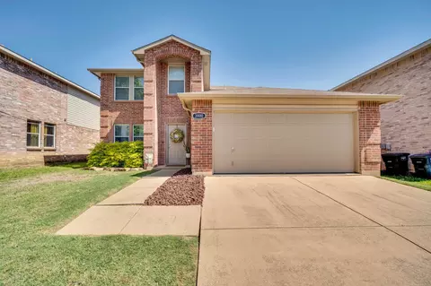3900 Country Ln, Fort Worth, TX 76123