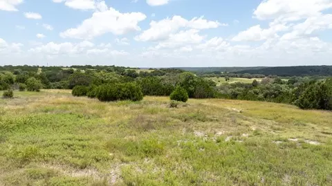 246 Grand Canyon Dr, Oglesby, TX 76561