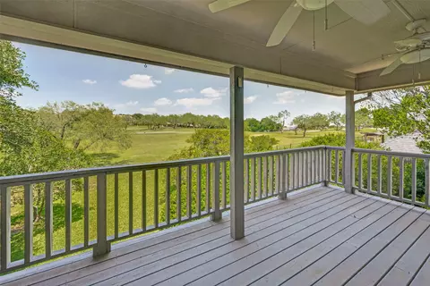 3 Oak Village Ct, Trophy Club, TX 76262