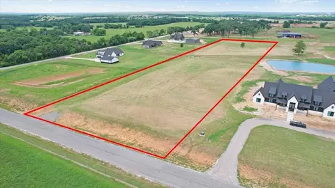 913 Club Lake Rd, Whitesboro, TX 76273