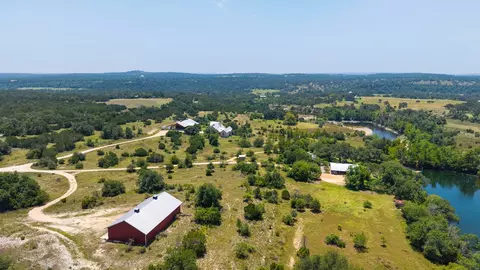 520 Holder Ln, Dripping Springs, TX 78620