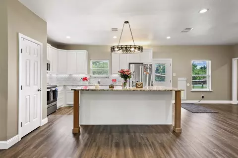 Entry Way - 2658 Oak Ridge Rd, Denison, TX 75021 photo 1 of 2
