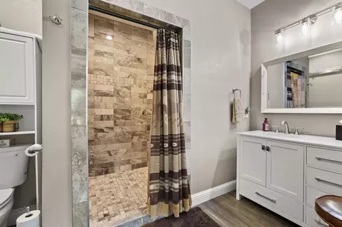 Bath - 2658 Oak Ridge Rd, Denison, TX 75021 photo 1 of 4