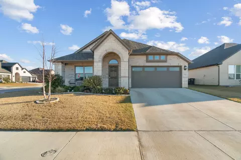 701 Bass Lake Ln, Cleburne, TX 76033