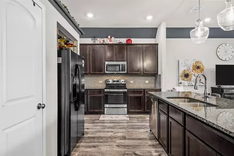 Kitchen - 3205 Samson Dr, Lorena, TX 76655 photo 3 of 4