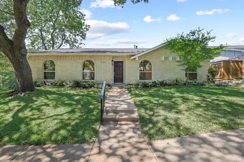 10801 Middle Knoll Dr, Dallas, TX 75238