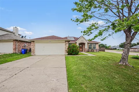1005 Windsor Ln, Forney, TX 75126