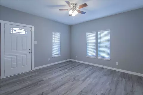 2100 Lyle Ave, Waco, TX 76708 photo 2