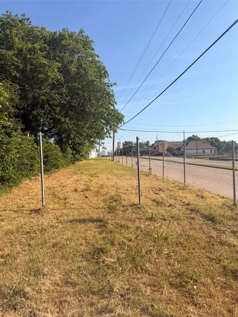 1535 Padgitt Ave, Dallas, TX 75203