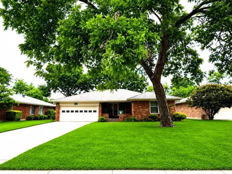 417 Rorary Dr, Richardson, TX 75081