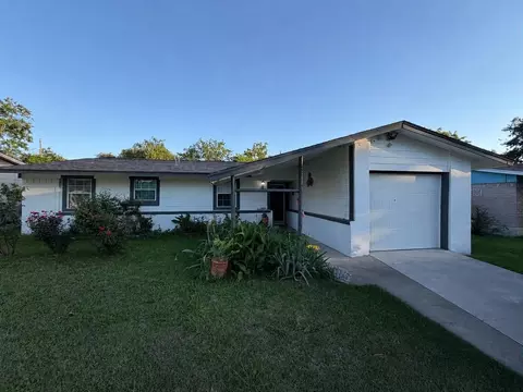 1826 Burning Tree Ln, Carrollton, TX 75006