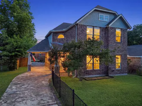 612 W 8th St, Dallas, TX 75208