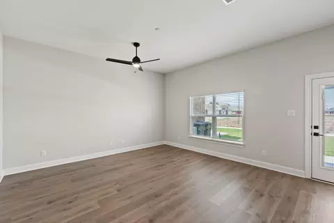 413 Mbs Way, Pilot Point, TX 76258 photo 5