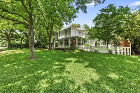 604 W Jefferson St, Waxahachie, TX 75165