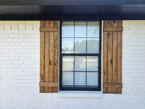 Exterior - 200 E Charles St, Riesel, TX 76682 photo 2 of 2