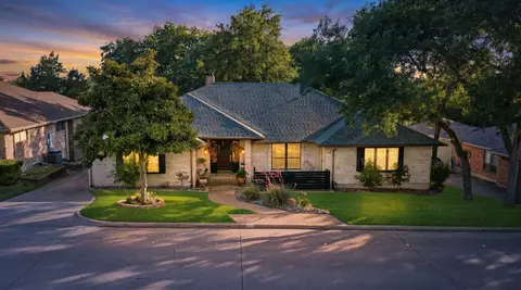 209 Yacht Club Dr, Rockwall, TX 75032