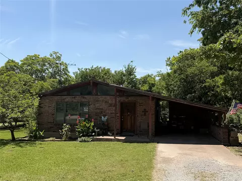400 N Bean St, Howe, TX 75459