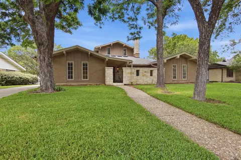 3217 Golfing Grn, Farmers Branch, TX 75234