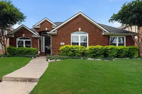 1517 Caldwell Cir, Carrollton, TX 75010
