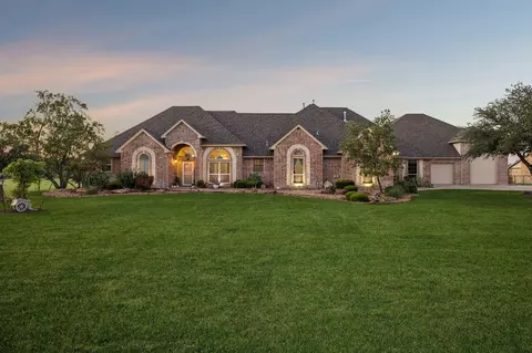 174 King Ranch Ct, Fort Worth, TX 76108