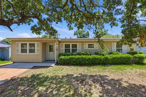 807 Highland Dr, Arlington, TX 76010