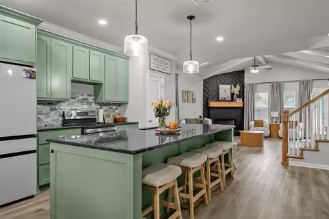 Kitchen - 418 Travis Dr, Mcgregor, TX 76657 photo 1 of 3