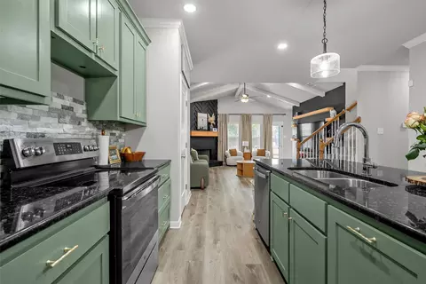 Kitchen - 418 Travis Dr, Mcgregor, TX 76657 photo 2 of 3