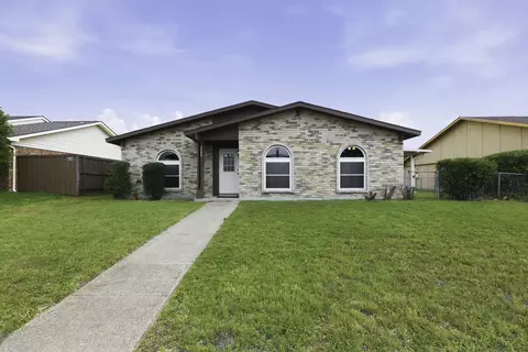 2909 Flagstone Dr, Garland, TX 75044
