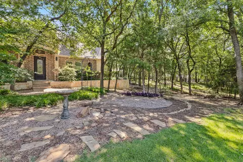 950 Garnet Cv, Oak Point, TX 75068