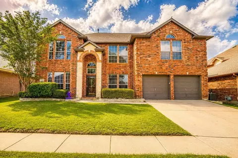 5364 Lake Chelen Dr, Fort Worth, TX 76137