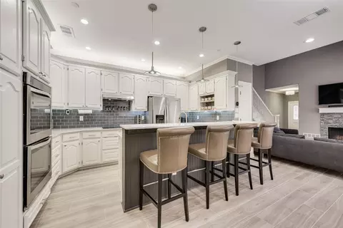17060 Upper Bay Rd, Addison, TX 75001