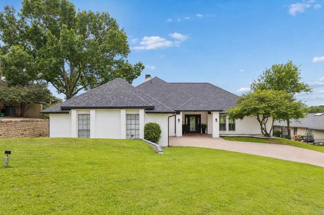 301 Hill Ln, Trophy Club, TX 76262