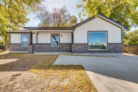 5728 Wilkes Dr, Fort Worth, TX 76119