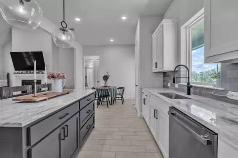 Kitchen - 2004 Willy Dilly Rd, Springtown, TX 76082 photo 5 of 5