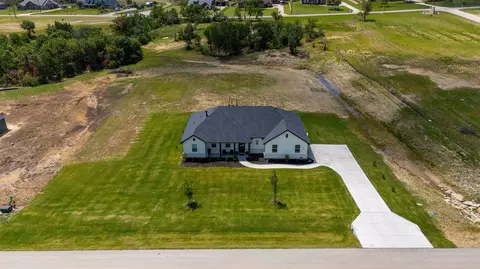 View/Area - 2004 Willy Dilly Rd, Springtown, TX 76082 photo 3 of 4