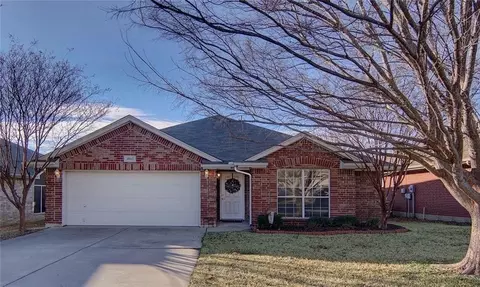 4812 Stetson Dr S, Fort Worth, TX 76244