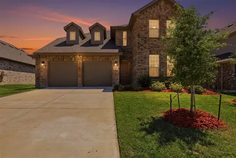 2233 Burning Bush Ln, Waxahachie, TX 75167