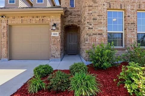 2233 Burning Bush Ln, Waxahachie, TX 75167