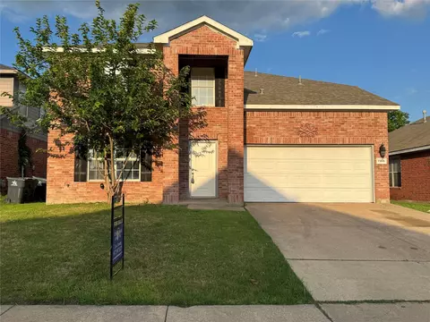 7305 Marsland Ln, Arlington, TX 76001