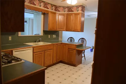 Kitchen - 902 Hinton St, Minden, LA 71055 photo 1 of 5