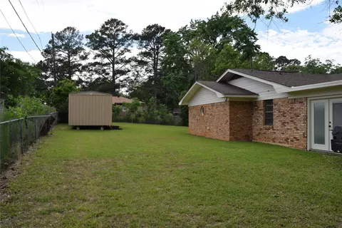 Exterior - 902 Hinton St, Minden, LA 71055 photo 3 of 5