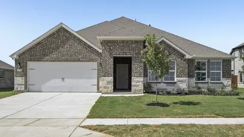 9525 Dugout Dr, Aubrey, TX 76227