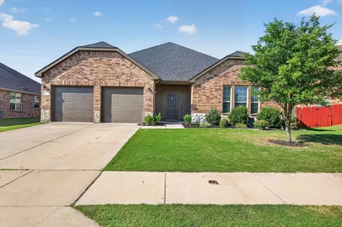 107 Cantle St, Waxahachie, TX 75165