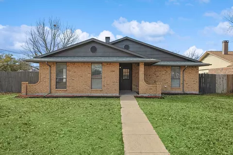 5753 Valley Mills Dr, Garland, TX 75043