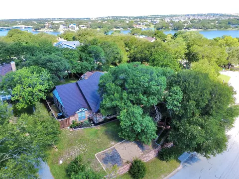 8929 Crosswind Dr, Fort Worth, TX 76179